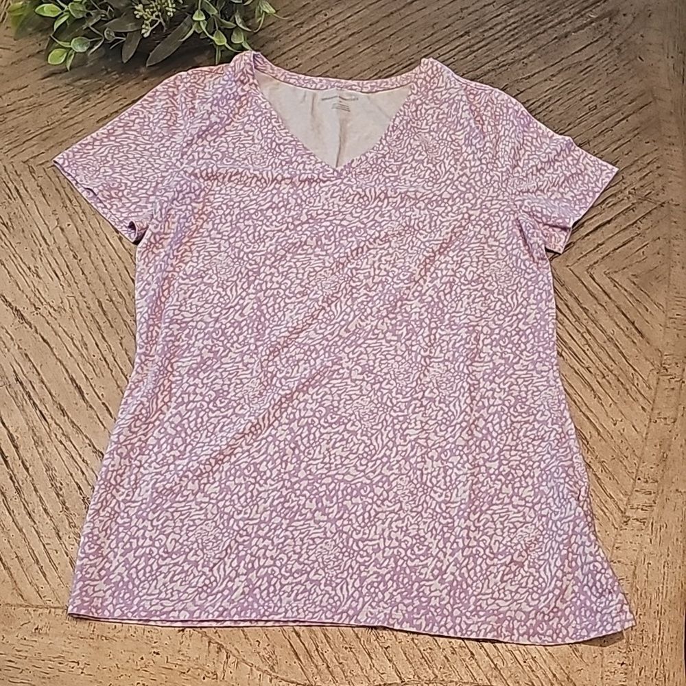 V neck t shirt size M purple and white